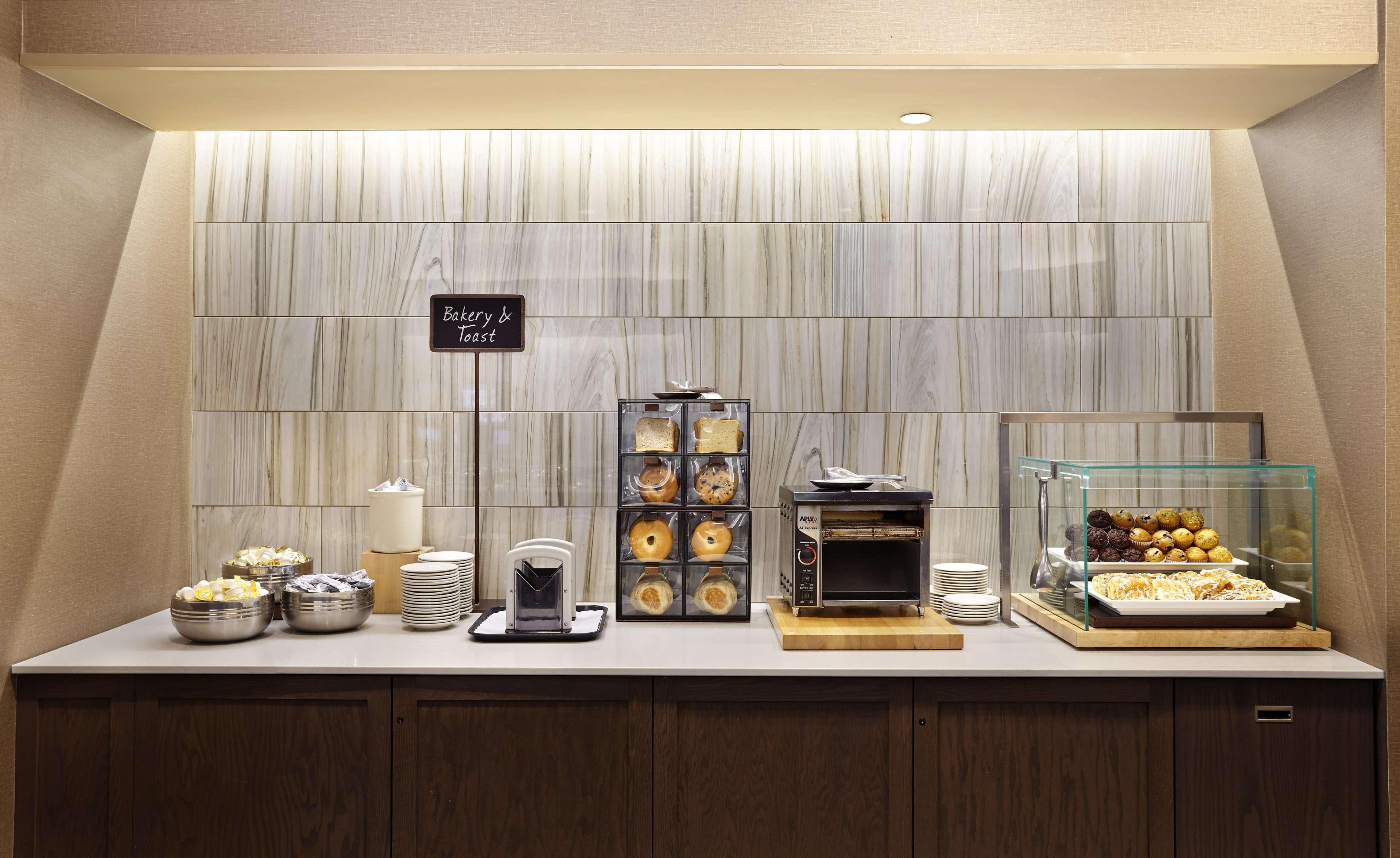 Embassy Suites By Hilton Crystal City National Airport Arlington Zewnętrze zdjęcie