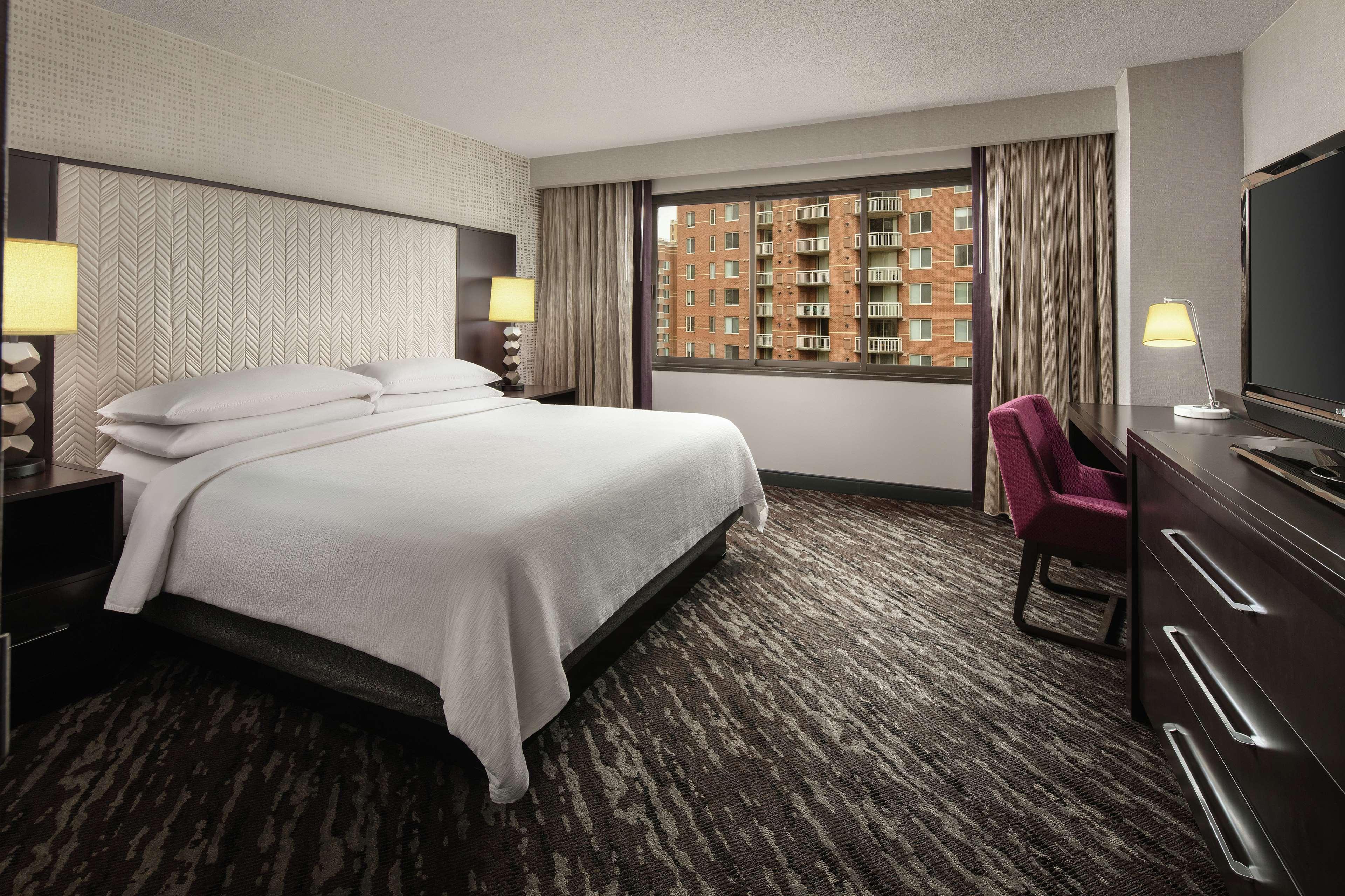 Embassy Suites By Hilton Crystal City National Airport Arlington Zewnętrze zdjęcie