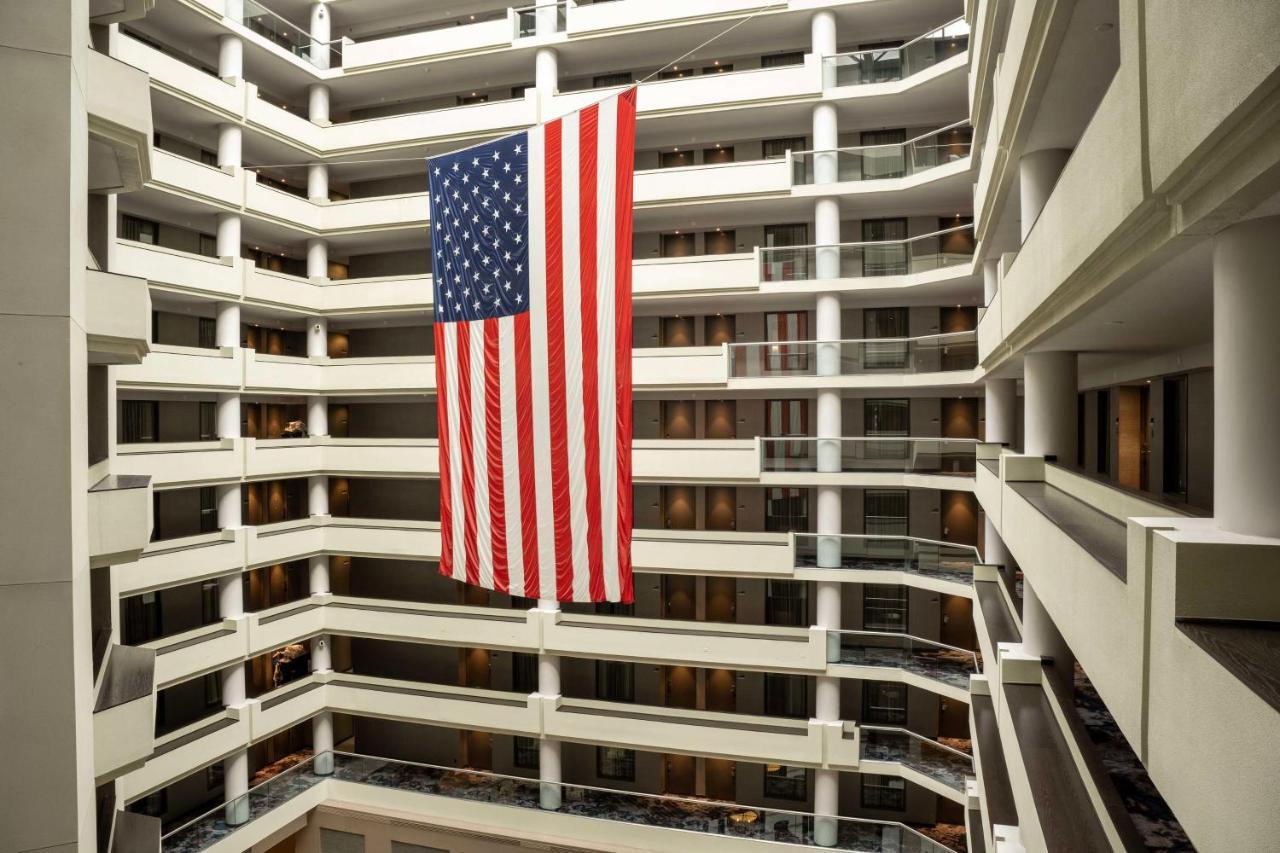 Embassy Suites By Hilton Crystal City National Airport Arlington Zewnętrze zdjęcie