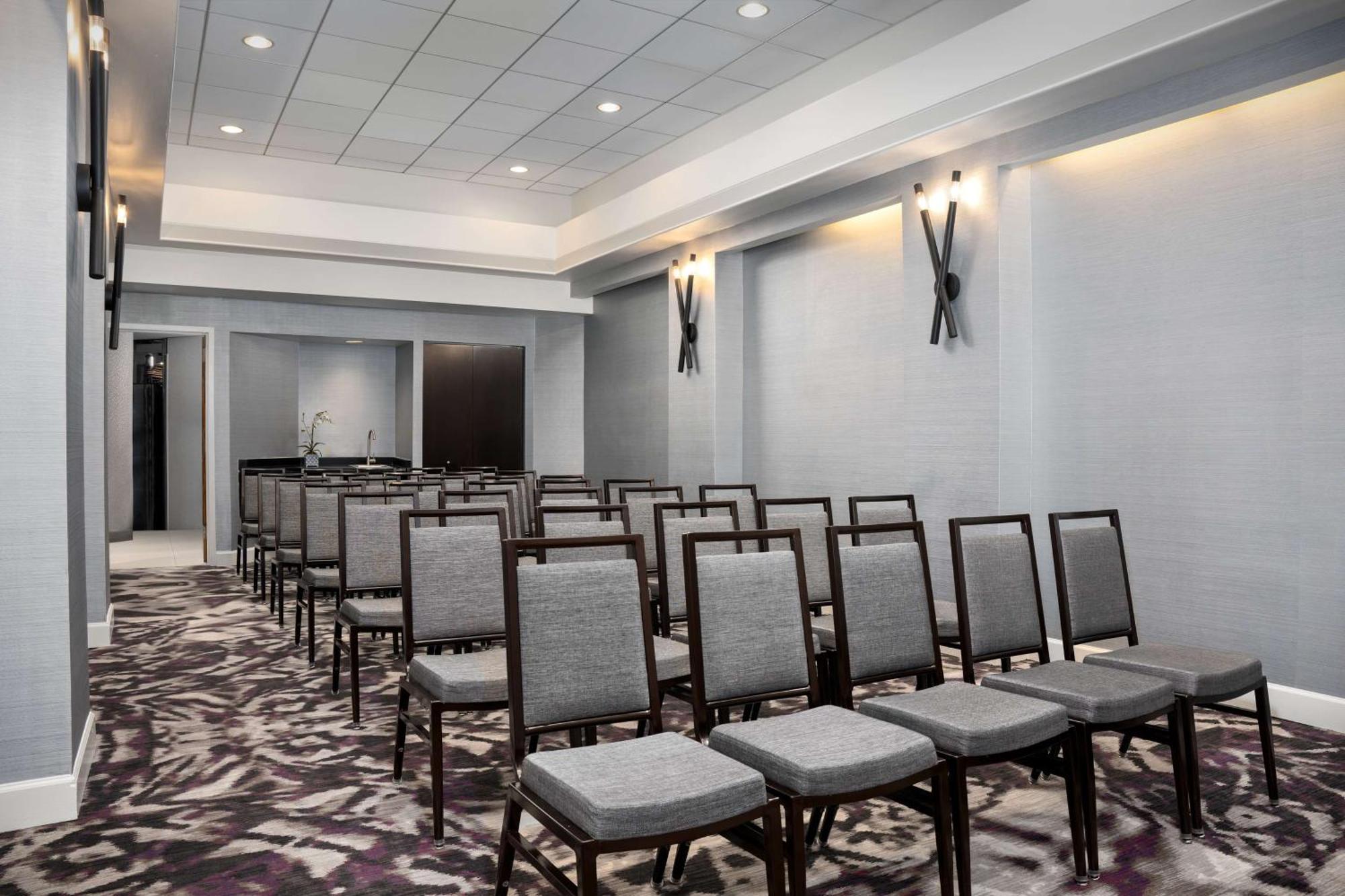 Embassy Suites By Hilton Crystal City National Airport Arlington Zewnętrze zdjęcie