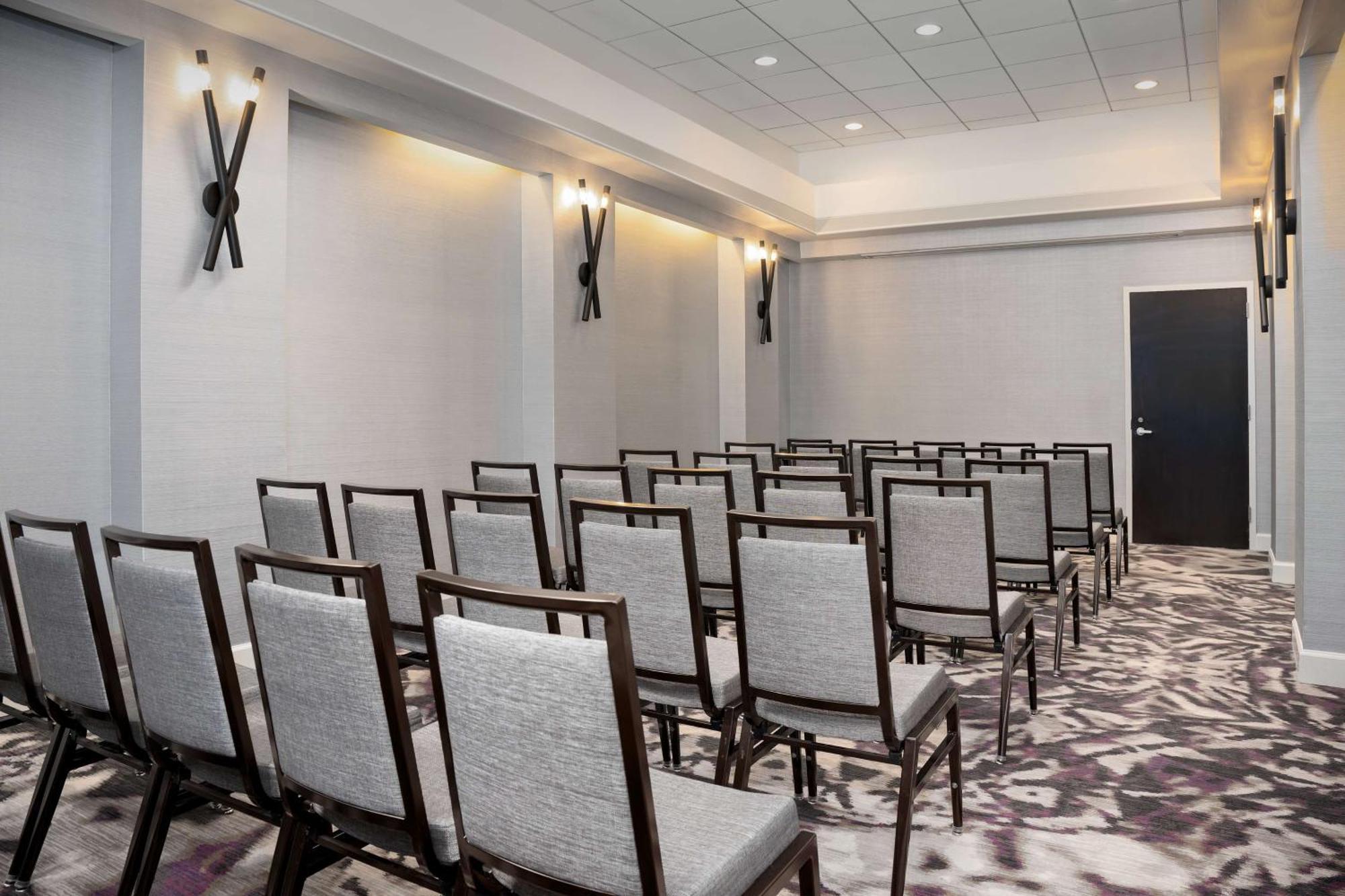 Embassy Suites By Hilton Crystal City National Airport Arlington Zewnętrze zdjęcie