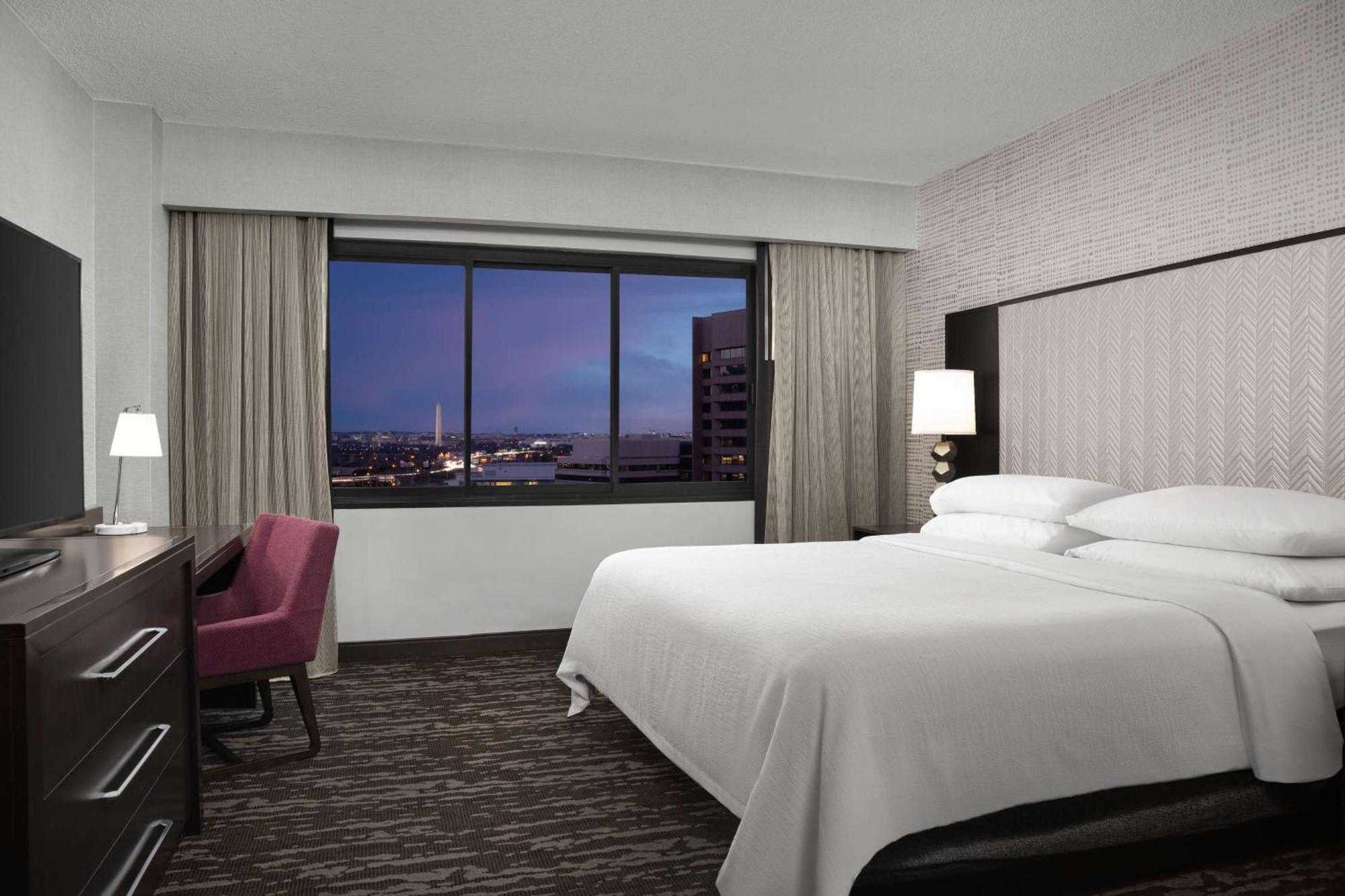 Embassy Suites By Hilton Crystal City National Airport Arlington Zewnętrze zdjęcie