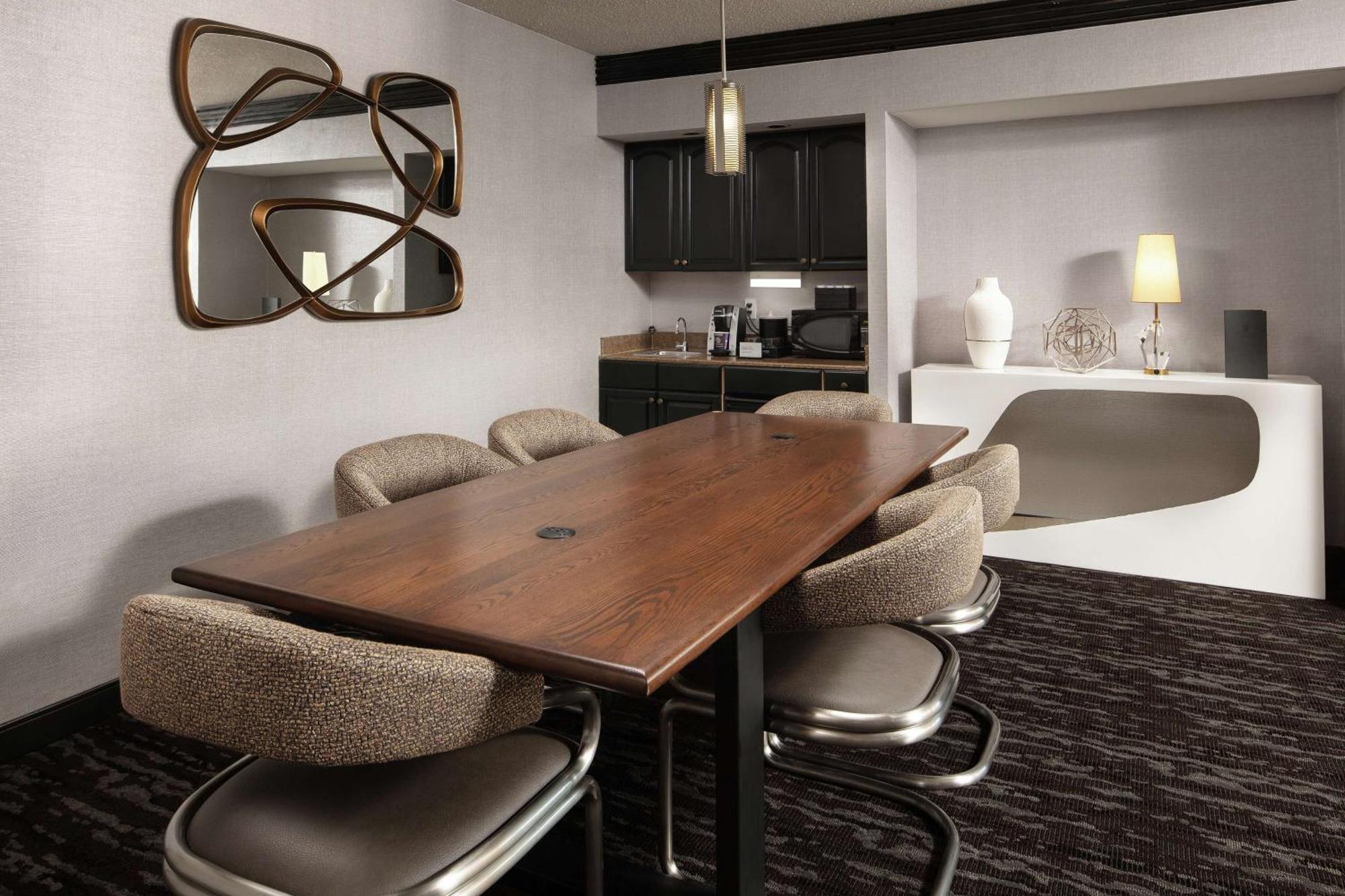 Embassy Suites By Hilton Crystal City National Airport Arlington Zewnętrze zdjęcie