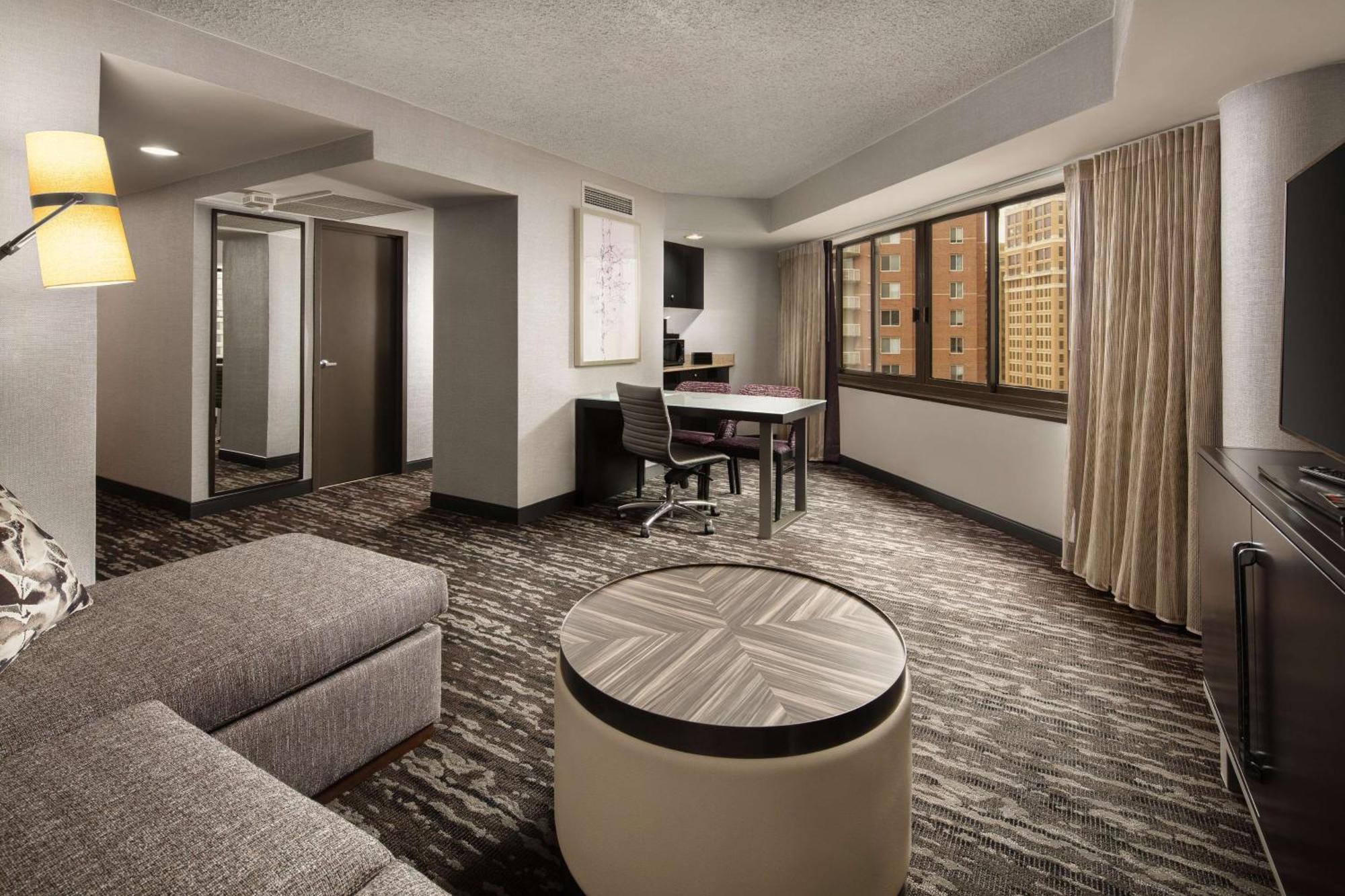 Embassy Suites By Hilton Crystal City National Airport Arlington Zewnętrze zdjęcie