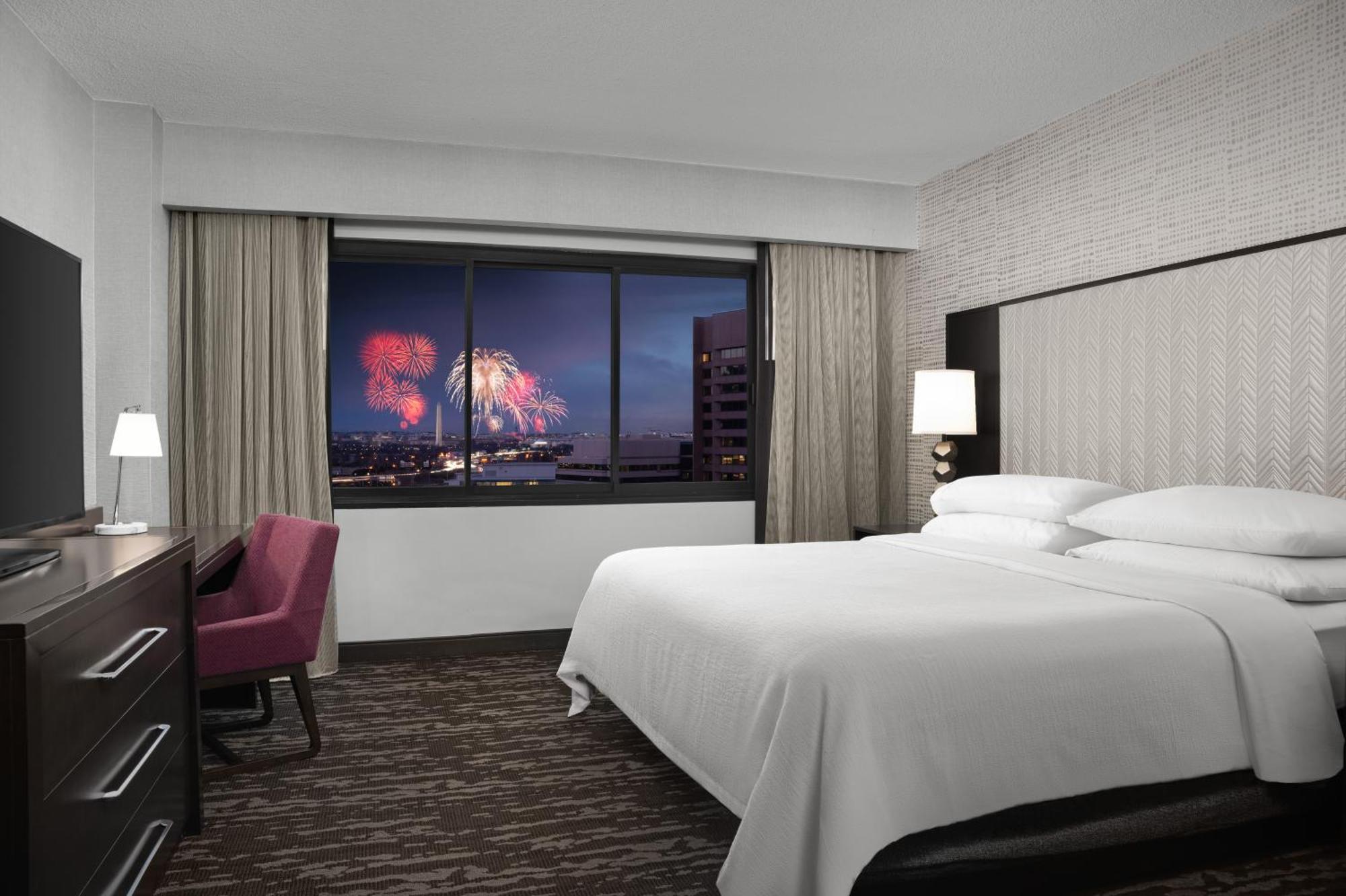 Embassy Suites By Hilton Crystal City National Airport Arlington Zewnętrze zdjęcie